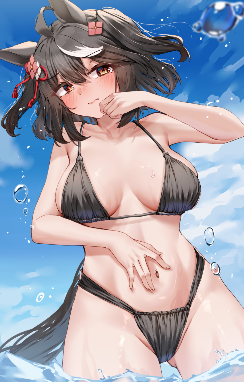 1girl ahoge animal_ears bare_arms bare_legs bare_shoulders bikini black_bikini black_hair blush breasts closed_mouth collarbone cowboy_shot day gluteal_fold hair_ornament highres horse_ears horse_girl horse_tail kitasan_black_(umamusume) large_breasts looking_at_viewer medium_hair multicolored_hair navel outdoors red_eyes solo swimsuit tabunshake tail umamusume wading water wet white_hair