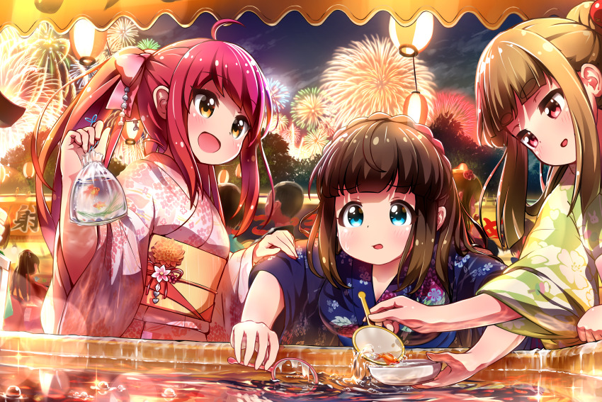 3girls absurdres asahina_kokomi bag bagged_fish battle_girl_high_school blonde_hair blue_eyes blue_kimono clip_studio_paint_(medium) fireworks fish fujimiya_sakura goldfish_scooping green_kimono hasumi_urara highres japanese_clothes kimono long_hair multiple_girls open_mouth outdoors people pink_kimono ponytail red_eyes red_hair summer_festival tamanegi_(12030028) thick_eyebrows yukata