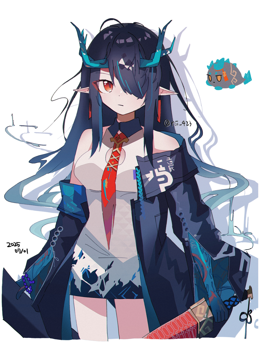 1girl arknights bare_shoulders beads black_hair blue_hair cleavage_cutout closed_mouth clothing_cutout colored_extremities commentary contrast_collar cowboy_shot dragon_bubble_(arknights) dragon_girl dragon_horns dress dusk_(arknights) earrings hair_over_one_eye highres holding holding_sword holding_weapon horns jewelry long_hair multicolored_hair necktie off_shoulder one_eye_covered pointy_ears red_eyes red_necktie roi_423 short_dress sleeveless sleeveless_dress solo standing streaked_hair sword twitter_username uroko_(pattern) watermark weapon white_background white_dress