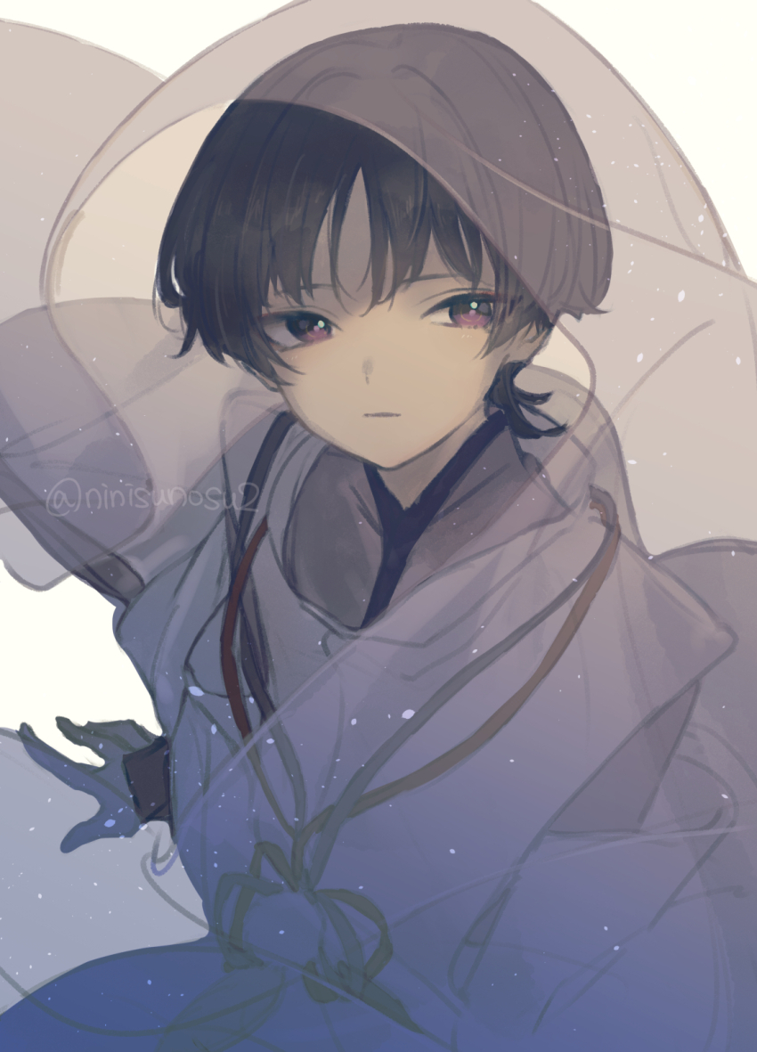 1boy arm_at_side armor black_hair bright_pupils closed_mouth clothing_cutout expressionless feathers genshin_impact highres japanese_armor japanese_clothes kariginu kote kurokote layered_sleeves long_sleeves looking_past_viewer male_focus mandarin_collar ninisunosu2 open_hand pom_pom_(clothes) purple_eyes ringed_eyes scaramouche_(genshin_impact) scaramouche_(kabukimono)_(genshin_impact) see-through_clothes see-through_veil shoulder_cutout solo string twitter_username upper_body veil white_background white_pupils white_sleeves white_veil