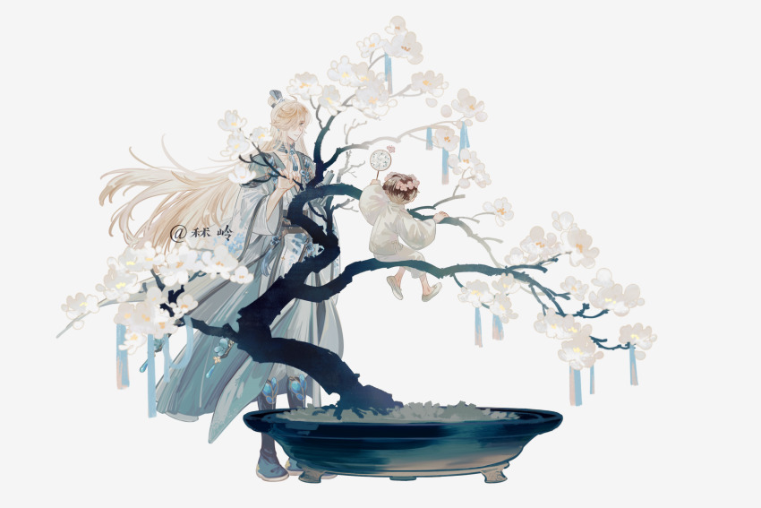 2boys aged_down black_sash blonde_hair blue_coat blue_footwear boots branch brown_hair child chinese_clothes chinese_commentary coat earrings facing_away floral_print flower flower_wreath full_body green_eyes hair_over_one_eye hand_fan hanfu head_wreath highres holding holding_branch holding_fan holding_scroll in_tree jewelry layered_sleeves long_hair long_sleeves looking_at_another male_focus male_master_(the_tale_of_food) multiple_boys neck_tassel one_side_up parted_lips pink_flower plant plunging_neckline potted_plant procreate_(medium) robe sash scroll see-through_clothes see-through_sleeves shirt shoes short_hair shorts shuling sidelocks sitting sitting_in_tree smile the_tale_of_food tree tuanshan very_long_hair white_background white_flower white_footwear white_robe white_shirt white_shorts wide_sleeves xiao_guan_(headdress) yangzhou_fried_rice_(the_tale_of_food)