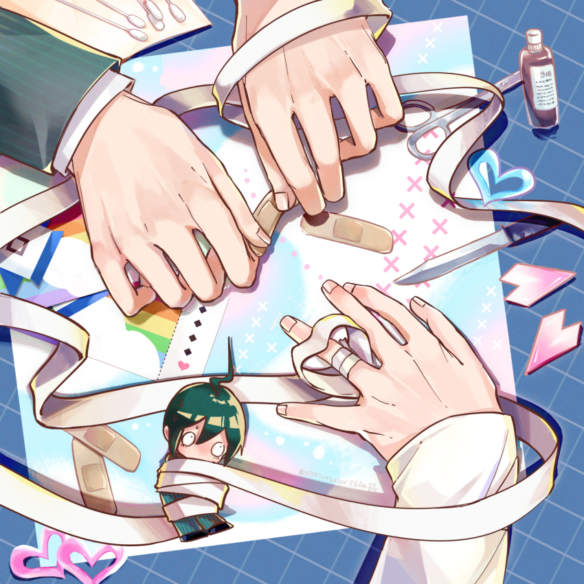 2boys ahoge applying_bandages bandaged_fingers bandages bandaid black_hair chibi commentary_request cotton_swab danganronpa_(series) danganronpa_v3:_killing_harmony first_aid hair_between_eyes hand_focus heart highres injury knife long_sleeves male_focus multiple_boys oma_kokichi saihara_shuichi scissors ticket xiangdao_jiu_wenyi_fuxing_yixia yaoi
