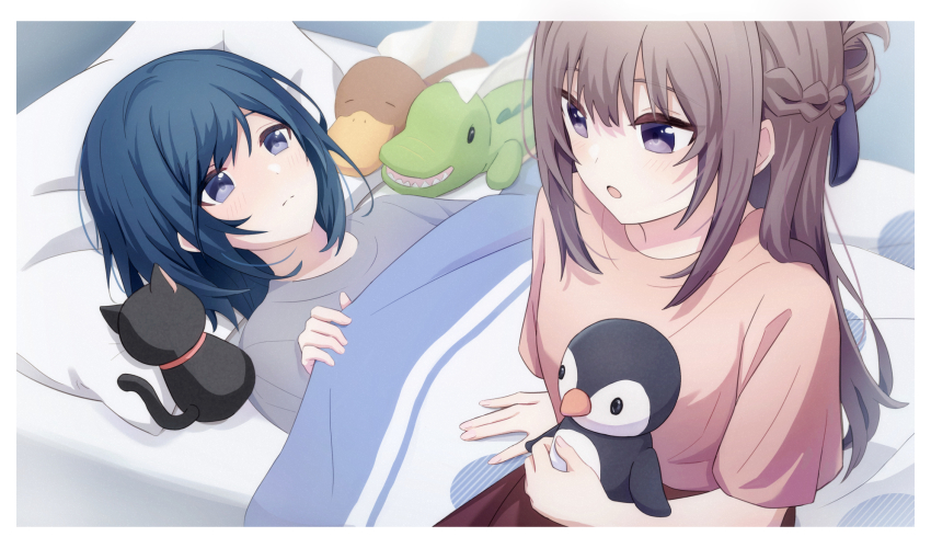 blue_eyes blue_hair blush braid brown_hair closed_mouth commentary_request french_braid highres long_hair looking_at_another lying miyagi_shiori novi_visual on_back on_bed open_mouth pillow pink_shirt purple_eyes sendai_hazuki shirt short_sleeves shuuniichido_classmate_wo_kau_hanashi sitting stuffed_animal stuffed_cat stuffed_crocodile stuffed_platypus stuffed_toy under_covers
