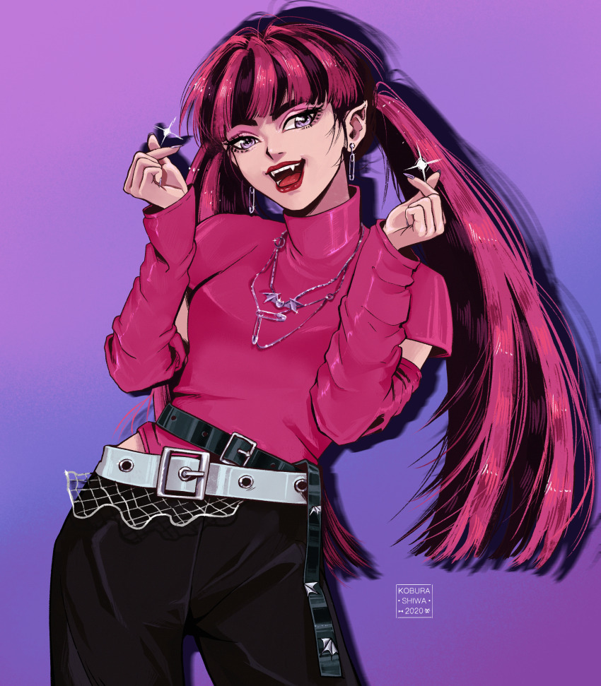 1girl absurdres alternate_costume belt black_hair black_pants detached_sleeves dracula draculaura earrings fangs gradient_background highres jewelry k-pop koburash1wa looking_at_viewer monster_high monster_high_(g1) multicolored_hair necklace open_mouth pants paperclip_earrings pink_hair pink_shirt pink_sleeves pointy_ears purple_eyes shirt solo twintails two-tone_hair y2k_fashion