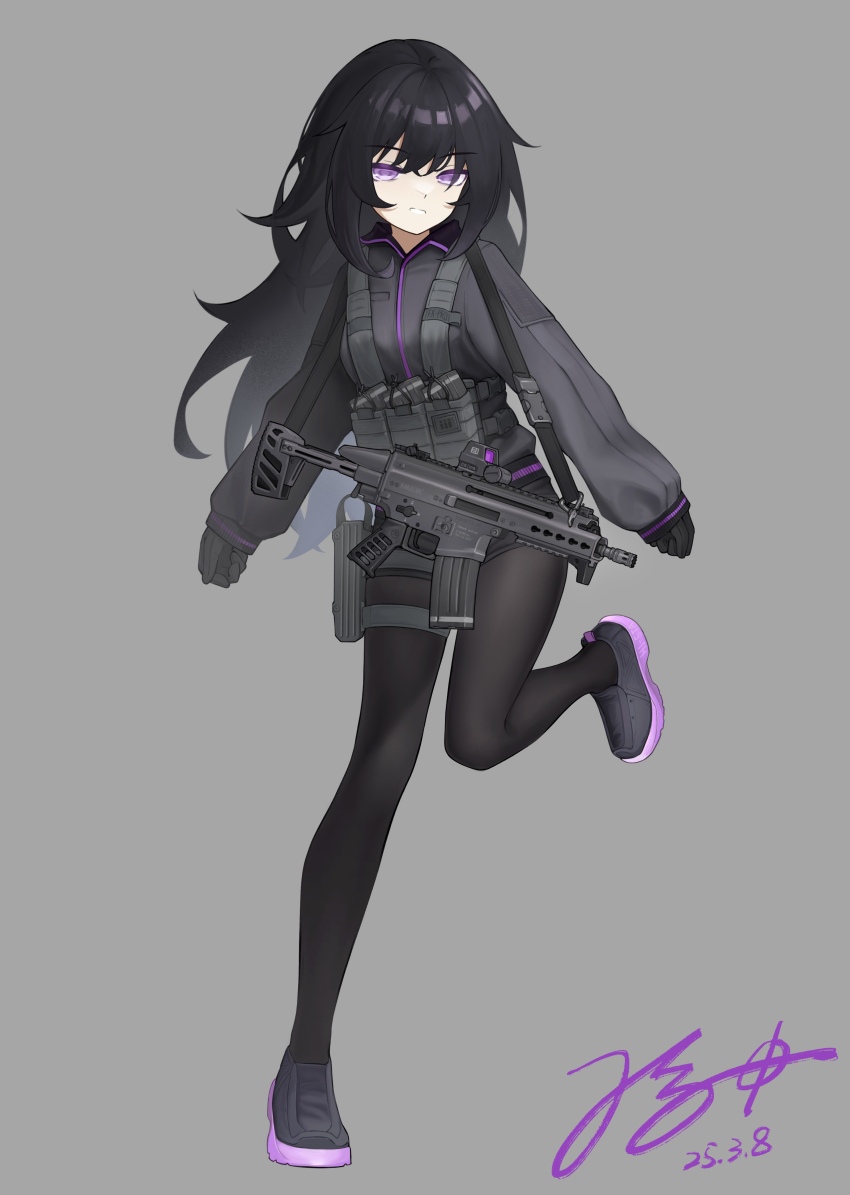 1girl absurdres ammunition_pouch assault_rifle black_gloves black_hair black_pantyhose black_shoes blue_eyes blue_trim breasts buckle chinese_commentary commission eotech fn_scar fn_scar_pdw full_body gloves gradient_background grey_background grey_jacket grin gun gun_sling highres holster jacket jerry_wang load_bearing_vest long_hair long_sleeves magazine_(weapon) optical_sight original pantyhose pixiv_commission pouch rifle shoes sidelocks signature simple_background sleeves_past_wrists small_breasts smile snap-fit_buckle standing standing_on_one_leg tactical_clothes thigh_strap weapon