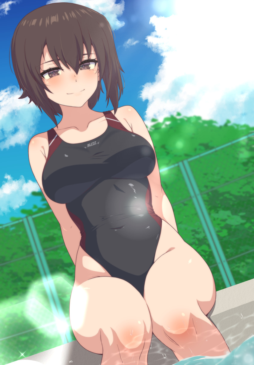 1girl absurdres ada_badguy black_hair black_one-piece_swimsuit blue_sky breasts brown_eyes chain-link_fence cloud commentary_request competition_swimsuit day dutch_angle fence girls_und_panzer highleg highleg_one-piece_swimsuit highres large_breasts nishizumi_maho one-piece_swimsuit outdoors poolside short_hair sky soaking_feet solo swimsuit tree water