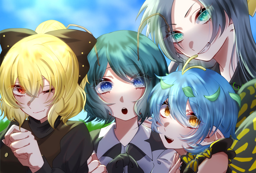4girls ;) antenna_hair black_cloak black_shirt blonde_hair blue_hair blush brown_dress butterfly_wings cloak commentary dress eternity_larva fang green_hair grey_hair grin hair_between_eyes highres himemushi_momoyo in-franchise_crossover insect_wings kurodani_yamame leaf leaf_on_head looking_at_viewer multiple_girls one_eye_closed outdoors pinafore_dress pointy_ears ponperina_(dckw8472) shirt skin_fang sleeveless sleeveless_dress smile touhou trait_connection upper_body white_shirt wings wriggle_nightbug