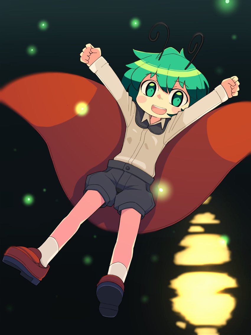 1girl :d androgynous antennae arms_up black_cape black_shorts blush_stickers brown_shoes bug cape collared_shirt commentary firefly flat_chest full_body green_eyes green_hair hair_between_eyes highres insect long_sleeves open_mouth red_cape shirt shoes short_hair shorts smile socks solo touhou two-sided_cape two-sided_fabric ugif white_shirt white_socks wriggle_nightbug