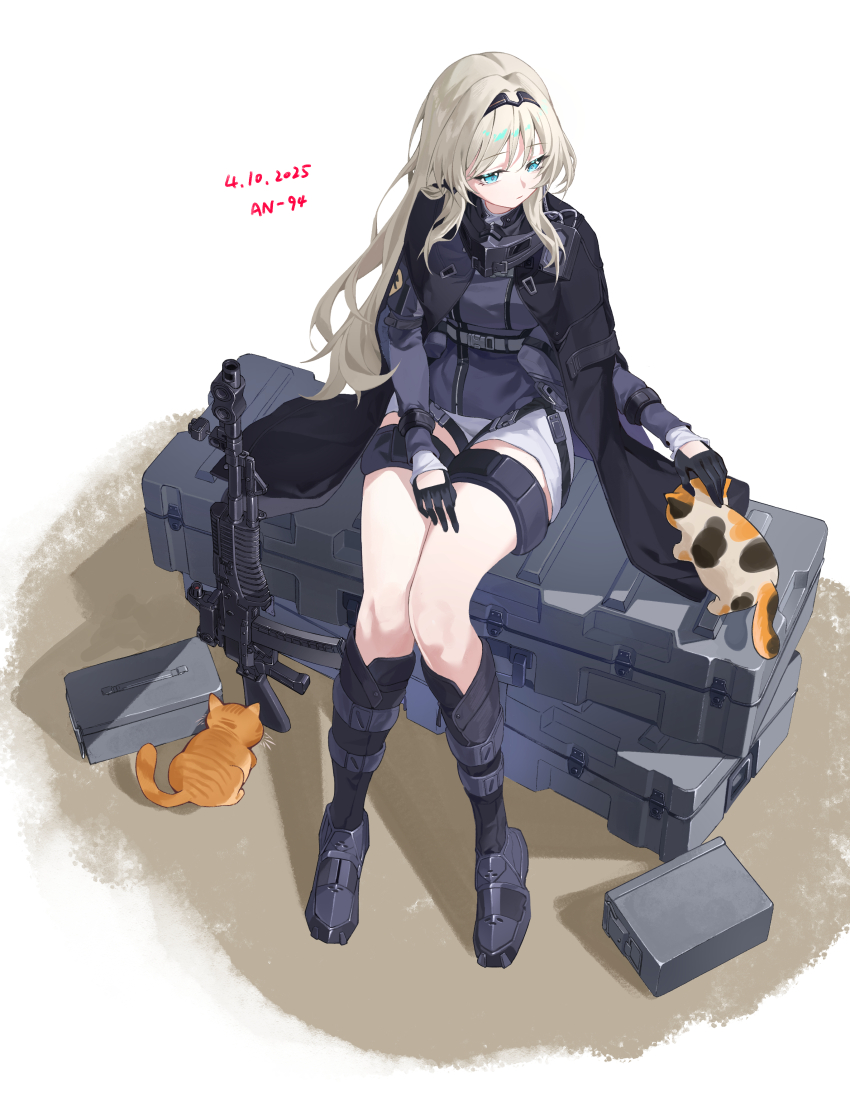 1girl absurdres ammunition_box an-94 an-94_(girls&#039;_frontline) aqua_eyes assault_rifle black_boots black_gloves black_hairband blonde_hair boots box cat character_name closed_mouth commentary dated full_body girls&#039;_frontline gloves gun hairband highres rifle short_shorts shorts simple_background sitting two-tone_background weapon weapon_name white_shorts zhu_fun_(pixiv_21401851)