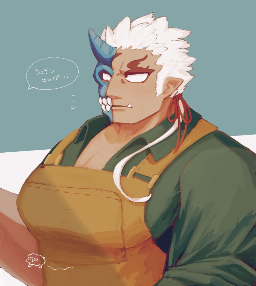 1boy apron bara brown_apron collared_shirt commentary_request dark-skinned_male dark_skin green_background green_shirt half_mask highres horned_mask large_pectorals long_hair long_sideburns low_ponytail male_focus mask muscular muscular_male no_pupils notice_lines oni_mask pectorals ponytail red_ribbon ribbon shirt shuten_douji_(housamo) sideburns sikarida_km solo tokyo_houkago_summoners translated tusks two-tone_background upper_body white_hair