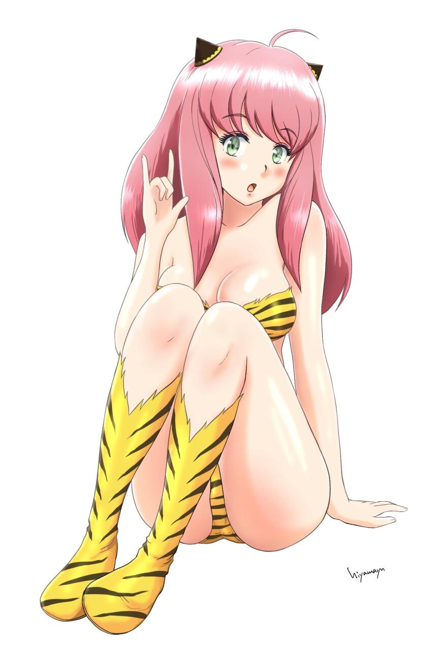 1girl aged_up animal_print anya_(spy_x_family) ass blush breasts cosplay green_eyes hairpods highres hiyama_yuu_(wee259hiyama) long_hair looking_at_viewer lum lum_(cosplay) medium_breasts open_mouth pink_hair solo spy_x_family thighhighs tiger_print tiger_stripes urusei_yatsura white_background