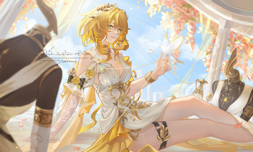 1girl aglaea_(honkai:_star_rail) ancient_greek_clothes bird blonde_hair garmentmaker_(honkai:_star_rail) greco-roman_clothes green_eyes highres honkai:_star_rail honkai_(series) looking_at_viewer moyu_moyo smile solo thigh_strap white_bird