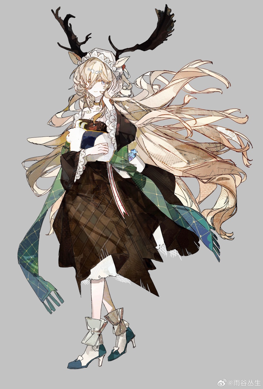 1girl absurdres adjusting_hair animal_ears antlers arknights artist_name blonde_hair blue_eyes brown_dress buqiyong chinese_commentary commentary_request detached_sleeves dress flower grey_background hair_between_eyes hat high_heels highres holding horns lace-trimmed_sleeves lace_trim long_hair looking_at_viewer mob_cap moose_antlers moose_ears moose_girl simple_background smile solo very_long_hair viviana_(arknights) viviana_(sent_from:_ognisko)_(arknights) white_hat wide_sleeves