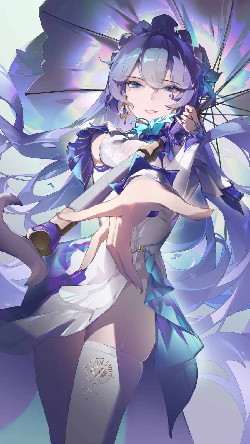 1girl absurdres blue_eyes blue_flower cantarella_(wuthering_waves) commentary cowboy_shot dress earrings facial_mark fingernails flower hair_flower hair_ornament headdress highres holding holding_umbrella jewelry long_hair looking_at_viewer mark_under_eye mokalora parasol parted_lips purple_hair purple_umbrella smile solo thighhighs thighs umbrella very_long_hair white_dress white_thighhighs wuthering_waves