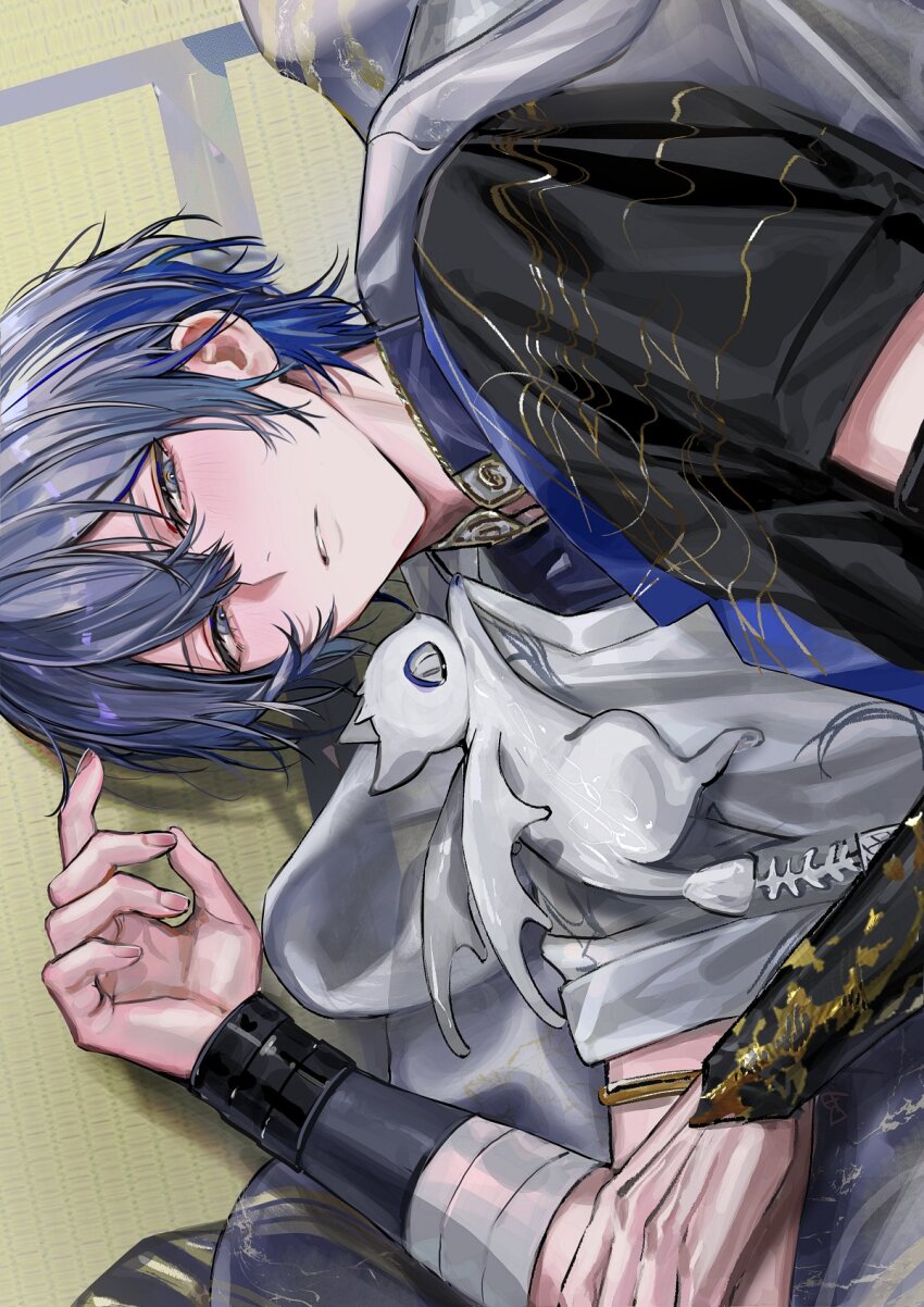 1boy asymmetrical_clothes bandaged_arm bandages bishounen black_shirt blue_eyes blue_hair creature daenarys eyelashes hair_between_eyes highres jacket koyanagi_rou looking_at_viewer lying male_focus multicolored_hair nijisanji on_side otomo_(koyanagi_rou) pale_skin parted_lips shirt short_hair solo tatami virtual_youtuber white_jacket