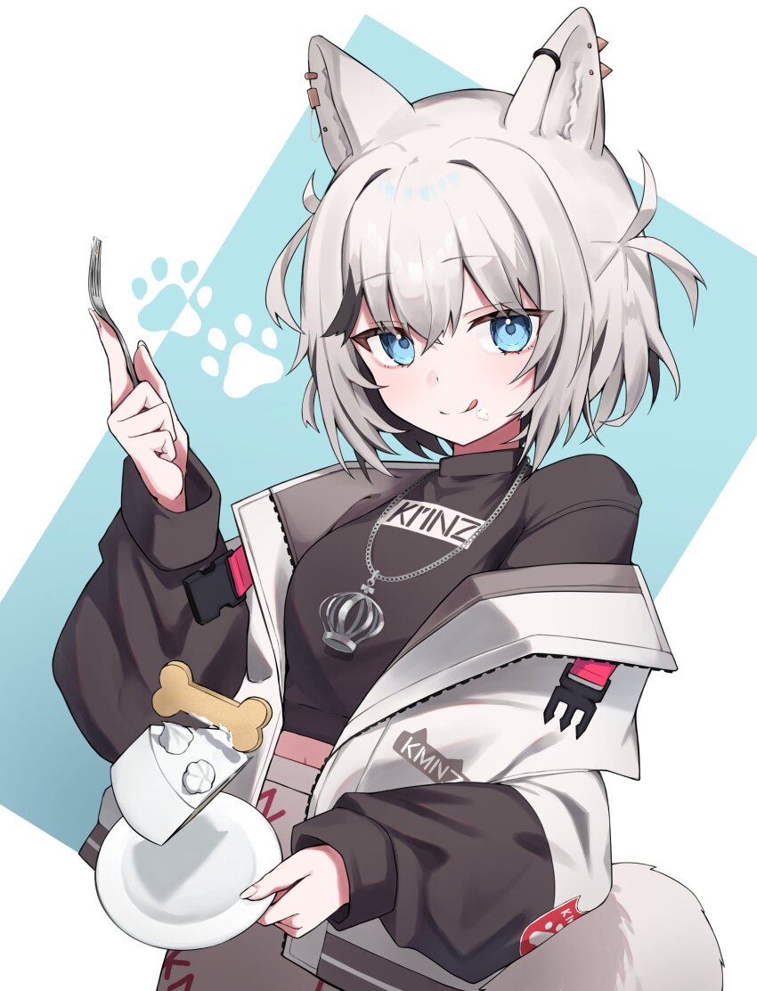 1girl absurdres black_jacket black_shirt blue_eyes chain chain_necklace fork grey_hair hair_between_eyes highres holding holding_fork jacket jewelry kmnz looking_at_viewer medium_hair multicolored_jacket necklace shibuki_pp shirt solo tina_(kmnz) two-tone_jacket virtual_youtuber white_jacket