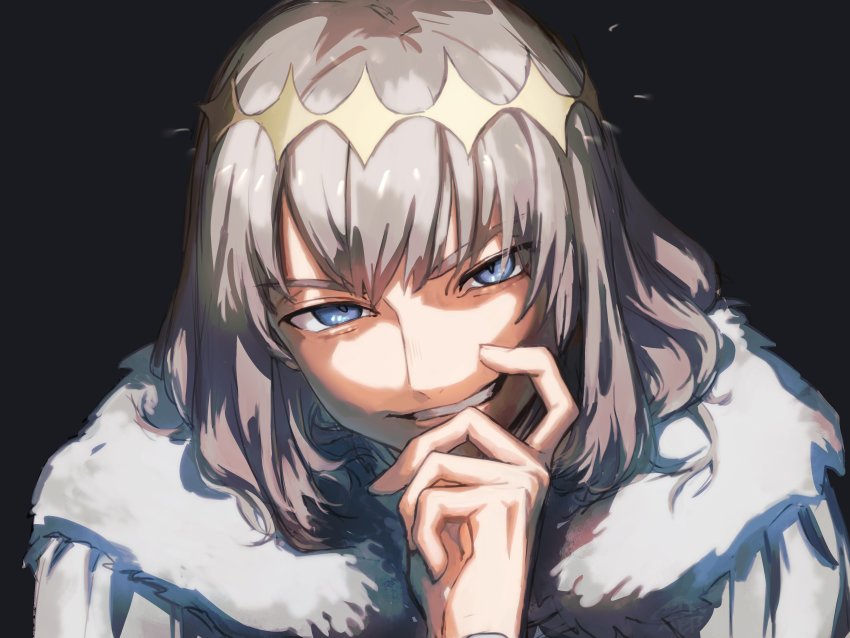 1boy absurdres black_background blue_eyes close-up commentary_request crown evil_grin evil_smile fate/grand_order fate_(series) fur_collar fur_trim grey_hair grin hand_on_own_chin highres looking_at_viewer male_focus momomogeta oberon_(fate) shadow simple_background smile solo