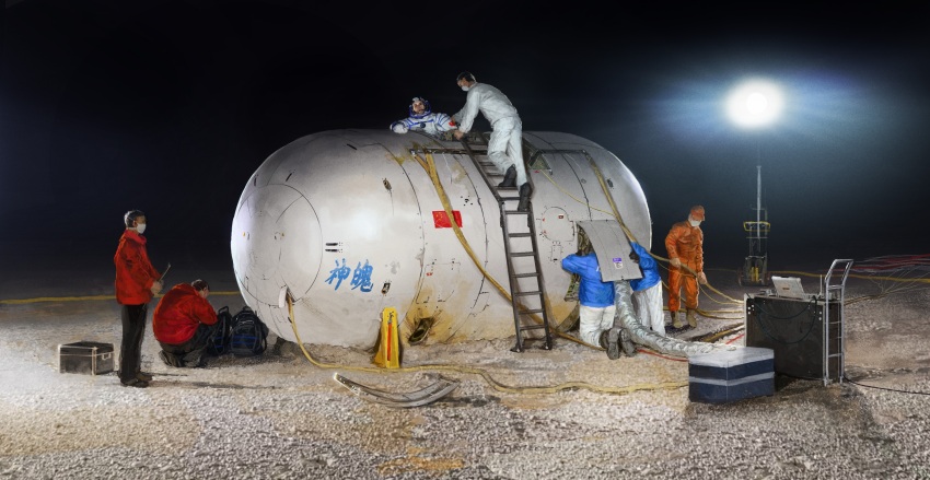 6+boys absurdres astronaut box coat dark gravel highres ladder multiple_boys night original spacecraft spotlight vehicle_focus whaleoil