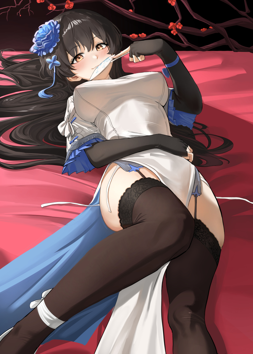 1girl absurdres black_gloves black_hair black_thighhighs blue_flower blush breasts covering_own_mouth daiyan_(girls&#039;_frontline_2) dress elbow_gloves fingerless_gloves flower garter_straps girls&#039;_frontline girls&#039;_frontline_2:_exilium gloves hair_between_eyes hair_flower hair_ornament hand_fan haoma highres holding holding_fan large_breasts long_hair looking_at_viewer lying on_back sidelocks smile thighhighs type_95_(girls&#039;_frontline) white_dress white_footwear yellow_eyes