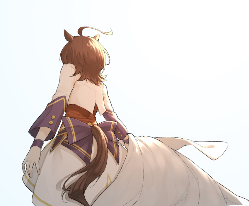 1girl agnes_tachyon_(umamusume) ahoge animal_ears aoi_(aoi306) arm_at_side brown_hair clothing_cutout cropped_jacket from_behind from_below horse_ears horse_girl horse_tail jacket long_sleeves medium_hair red_vest simple_background skirt solo standing starting_future_(umamusume) tail tail_through_clothes umamusume vest white_background white_jacket white_skirt wristband