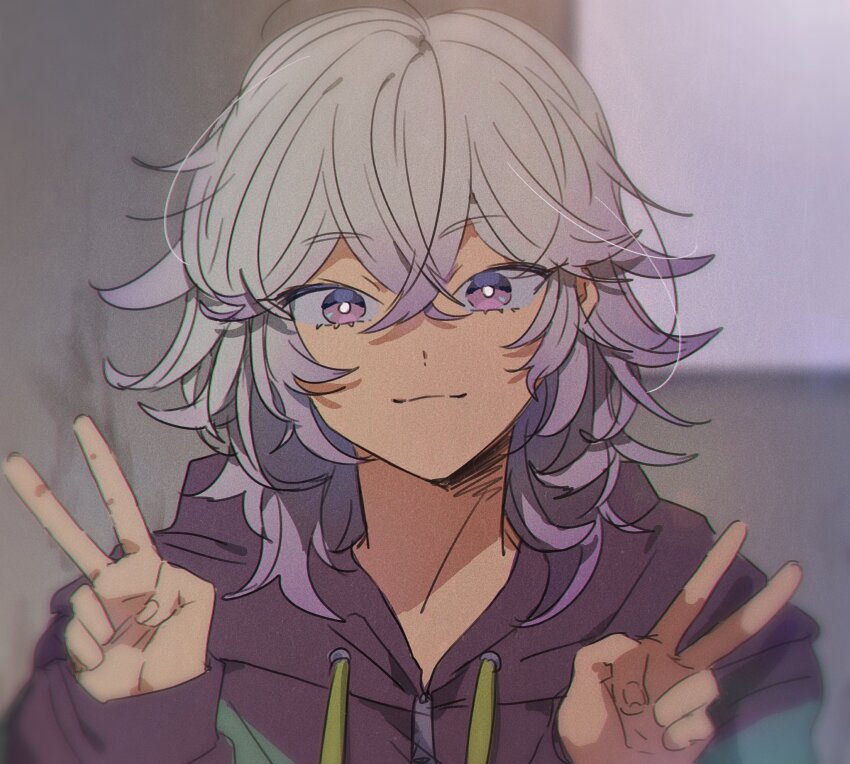 1boy :3 closed_mouth double_v green_hoodie highres hood hoodie looking_at_viewer male_focus multicolored_hair multicolored_hoodie official_alternate_hair_length official_alternate_hairstyle paradox_live purple_eyes purple_hair purple_hoodie shirota69 solo v yatonokami_nayuta
