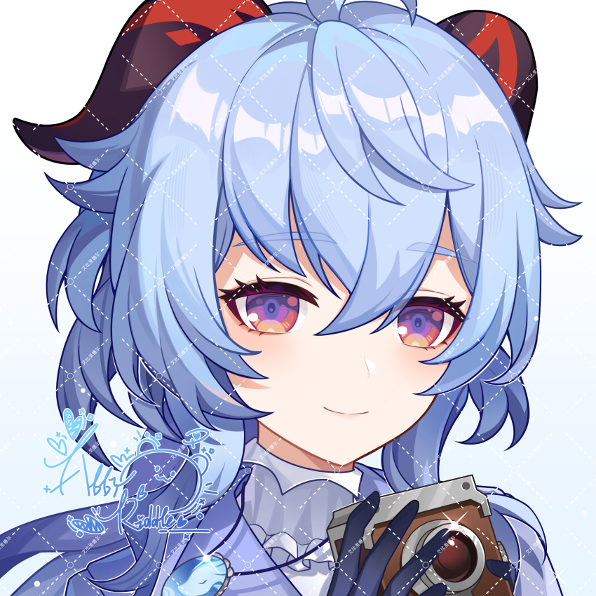1girl abby_riddle absurdres alternate_costume artist_logo black_gloves black_horns blue_hair camera chinese_commentary closed_mouth commentary_request ganyu_(genshin_impact) genshin_impact gloves hair_between_eyes highres holding holding_camera horns jewelry logo long_hair looking_at_viewer multicolored_eyes necklace orange_eyes portrait purple_eyes red_horns simple_background smile solo white_background