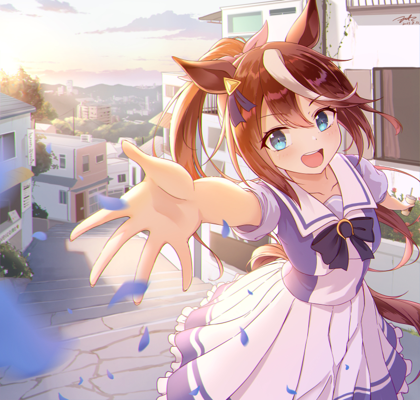 1girl absurdres animal_ears blue_eyes bow breasts brown_hair commentary cup dated disposable_cup drinking_straw ear_ornament fritz614 hair_between_eyes highres holding holding_cup horse_ears horse_girl horse_tail light_blush long_hair looking_at_viewer medium_breasts multicolored_hair open_mouth outdoors outstretched_hand petals petticoat pleated_skirt ponytail puffy_short_sleeves puffy_sleeves purple_bow school_uniform short_sleeves signature skirt smile solo stairs streaked_hair symbol-only_commentary tail teeth tokai_teio_(umamusume) tracen_school_uniform umamusume upper_teeth_only white_hair white_skirt