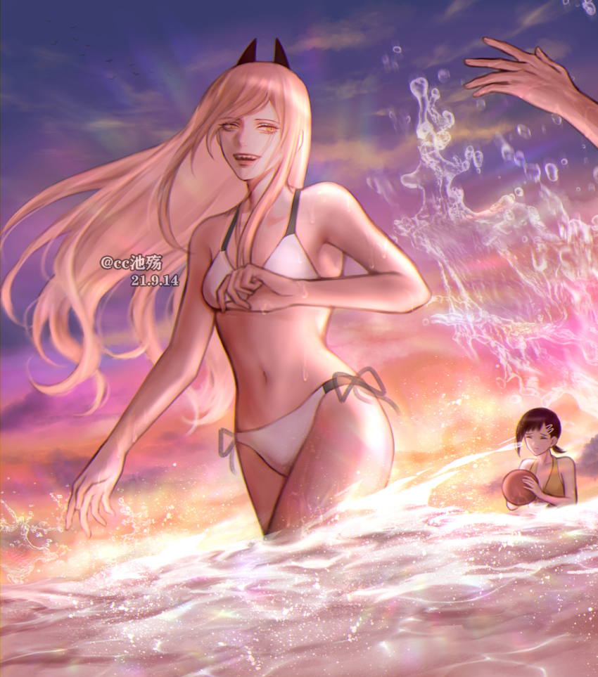 1other 2girls ball bikini blonde_hair breasts brown_hair chainsaw_man chinese_commentary closed_eyes commentary_request czy_(2894456992) dated hair_ornament hairclip higashiyama_kobeni highres holding holding_ball horns long_hair multiple_girls navel open_mouth orange_eyes partially_submerged ponytail power_(chainsaw_man) short_ponytail side-tie_bikini_bottom sky small_breasts smile swimsuit wading white_bikini yellow_bikini
