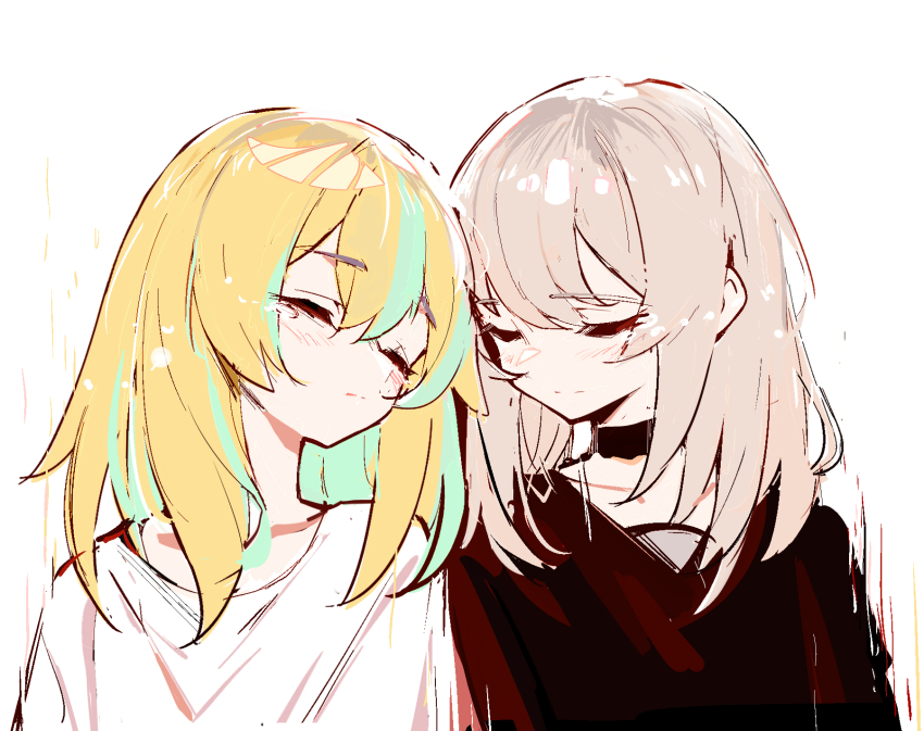 2girls black_choker black_shirt blonde_hair blush chinese_commentary choker closed_eyes closed_mouth collarbone colored_inner_hair commentary_request crossover girls_band_cry green_hair grey_hair highres kawaragi_momoka leaning_on_person multicolored_hair multiple_girls revision roots_(hair) season_connection shirt upper_body white_background white_shirt yamanouchi_kano yoru_no_kurage_wa_oyogenai zhanzhangzlw