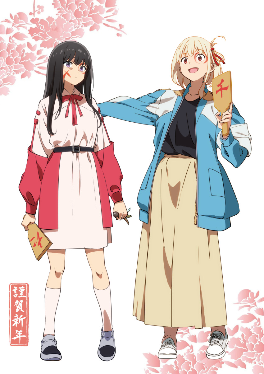 2girls :d alternate_color belt black_belt black_hair black_shirt blonde_hair blue_jacket facepaint full_body hair_ribbon highres inoue_takina jacket kneehighs long_hair long_sleeves lycoris_recoil multiple_girls nishikigi_chisato open_clothes open_jacket open_mouth purple_eyes red_eyes red_ribbon ribbon shirt shoes short_hair skirt smile sneakers socks standing tongue washu_junkyu white_shoes white_socks yellow_skirt