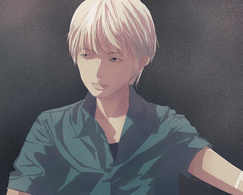 1boy akagi:_yami_ni_oritatta_tensai akagi_shigeru black_background blue_shirt fukumoto_mahjong gensou_getsumen_rt highres male_focus shadow shirt short_hair short_sleeves solo white_hair