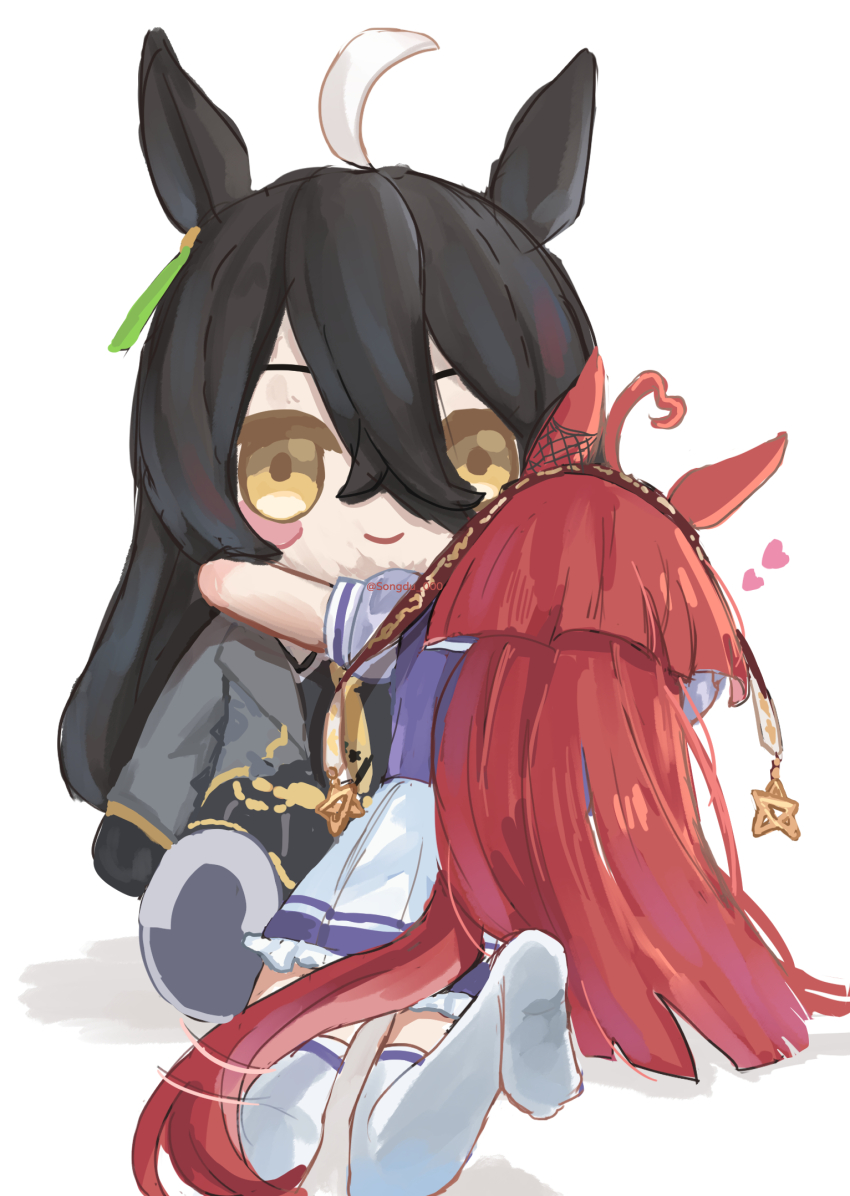 1girl ahoge animal_ears black_coat black_gloves black_hair blunt_ends blush blush_stickers brown_headdress character_doll closed_mouth coat collared_shirt doll doqute_stuffed_doll ear_tag earrings from_below gloves hair_between_eyes hairband heart highres horse_ears horse_girl horse_tail hug hugging_doll hugging_object jewelry long_bangs long_hair long_hair_between_eyes long_sleeves manhattan_cafe_(creeping_black)_(umamusume) manhattan_cafe_(umamusume) multicolored_hair necktie puffy_short_sleeves puffy_sleeves purple_shirt red_desire_(umamusume) red_hair red_hairband red_headdress sailor_collar sailor_shirt school_uniform shirt short_sleeves simple_background single_earring skirt smile solo songdu star_ornament tail thighhighs tracen_school_uniform umamusume white_background white_hair white_skirt white_thighhighs yellow_eyes yellow_necktie