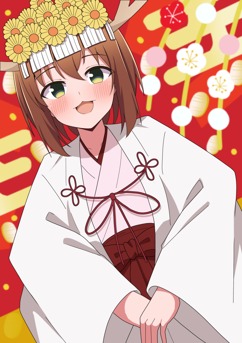 1girl :3 :d absurdres antlers blush brown_hair brown_horns collarbone commentary_request deer_antlers flower green_eyes hair_flower hair_ornament highres horns hosinonana japanese_clothes kimono long_sleeves looking_at_viewer miko new_year obi open_mouth red_ribbon red_sash ribbon sash shikanoko_noko shikanoko_nokonoko_koshitantan short_hair smile solo upper_body white_kimono wide_sleeves yellow_flower