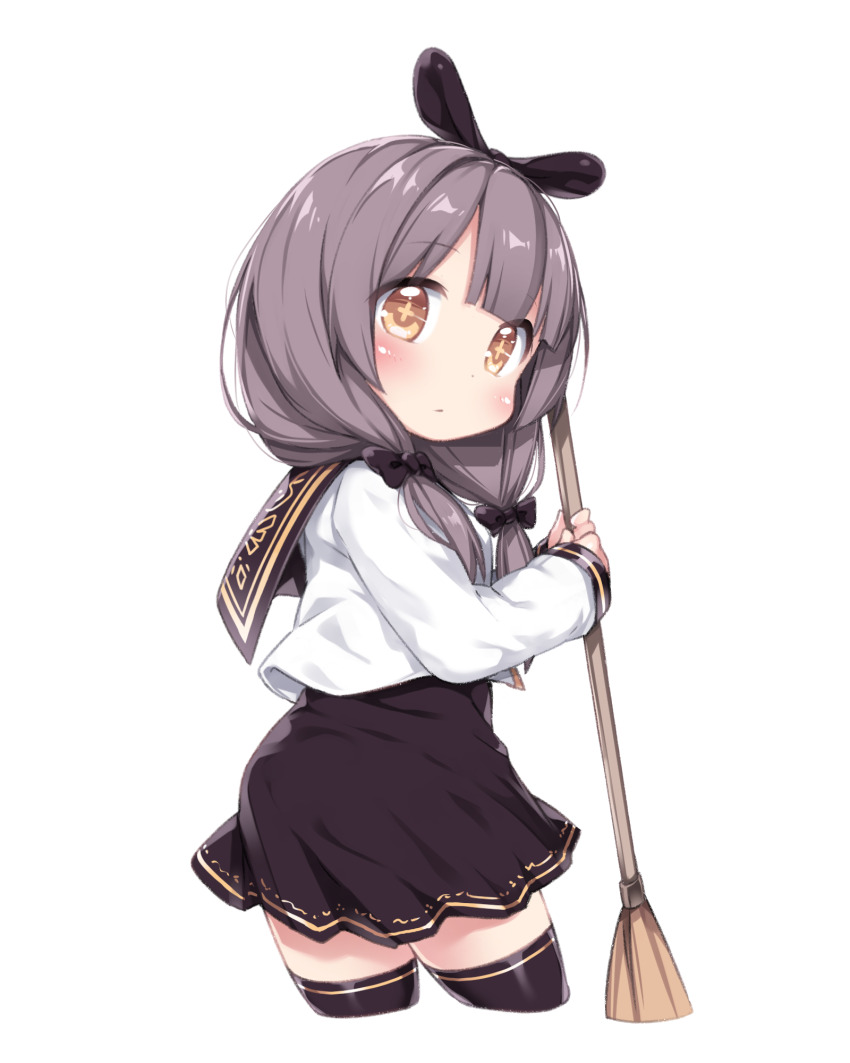 1girl asymmetrical_bangs black_bow black_skirt blunt_bangs blush bow broom commentary grey_hair hair_bow highres holding holding_broom multiple_hair_bows original parted_bangs simple_background skirt solo standing symbol-only_commentary tamase_tama white_background yellow_eyes