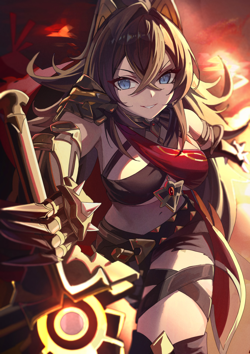 1girl absurdres arm_armor armlet armor black_gloves black_hair blonde_hair blonde_streaks blue_eyes dehya_(genshin_impact) genshin_impact gloves hair_between_eyes hair_ears highres holding holding_sword holding_weapon jewelry long_hair looking_at_viewer navel parted_lips shoulder_armor single_bare_shoulder slit_pupils smile solo stomach sword weapon wuzhihuijia