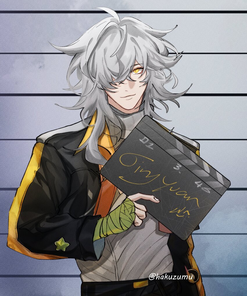 1boy absurdres ahoge alternate_costume artist_name bandaged_hand bandages belt black_belt black_jacket black_pants character_name closed_mouth collared_jacket commentary english_commentary fingernails grey_hair grey_shirt hair_over_one_eye hakuzumu hand_up highres holding holding_sign honkai:_star_rail honkai_(series) jacket jing_yuan long_hair long_sleeves looking_at_viewer male_focus mugshot open_clothes open_jacket pants puffy_long_sleeves puffy_sleeves shirt sign smile solo standing star_(symbol) t-shirt turtleneck two-sided_fabric two-sided_jacket wing_collar yellow_eyes yellow_jacket
