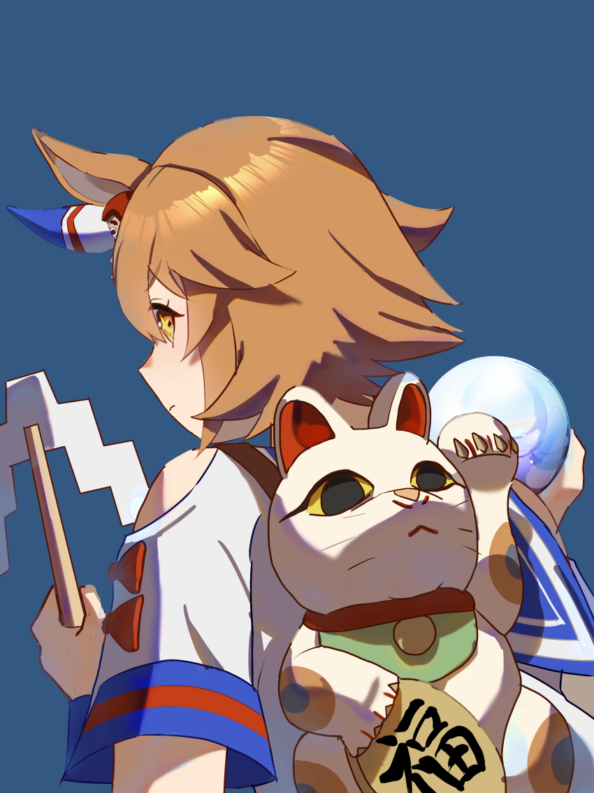 +_+ 1girl absurdres animal_ears backpack bag bare_shoulders blue_background clothing_cutout clover_hair_ornament commentary_request daruma_doll ema hair_ornament hands_up highres horse_ears horse_girl matikanefukukitaru_(umamusume) neckerchief no_uwazumi open_mouth orange_hair red_neckerchief sailor_collar shirt short_hair short_sleeves shoulder_cutout simple_background solo umamusume upper_body white_shirt yellow_eyes
