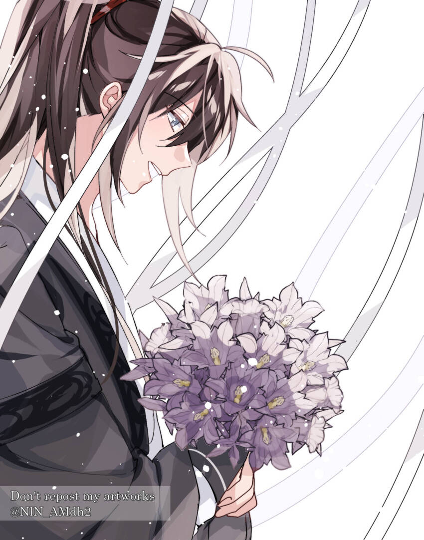 1boy ahoge bishounen black_hair black_hanfu black_robe bouquet brown_hair chinese_clothes english_text flower from_side grey_eyes hair_tie hanfu high_ponytail highres holding holding_bouquet holding_flower hyottokoane light_particles long_hair long_sleeves male_focus modao_zushi open_mouth ponytail profile purple_flower ribbon robe sidelocks simple_background smile solo twitter_username upper_body watermark wei_wuxian white_background white_ribbon