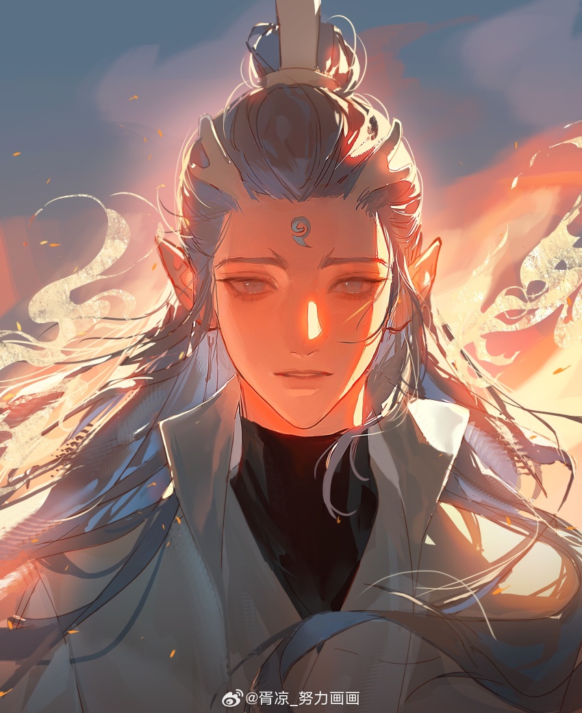 1boy absurdres ao_bing_(nezha_zhi_motong_jiangshi) black_undershirt blue_eyes chinese_clothes chinese_commentary eastern_dragon_horns fire forehead hanfu highres long_hair looking_at_viewer male_focus nezha_zhi_motong_jiangshi parted_lips pointy_ears smile solo topknot upper_body watermark weibo_watermark white_hanfu xiao_guan_(headdress) xu_liang