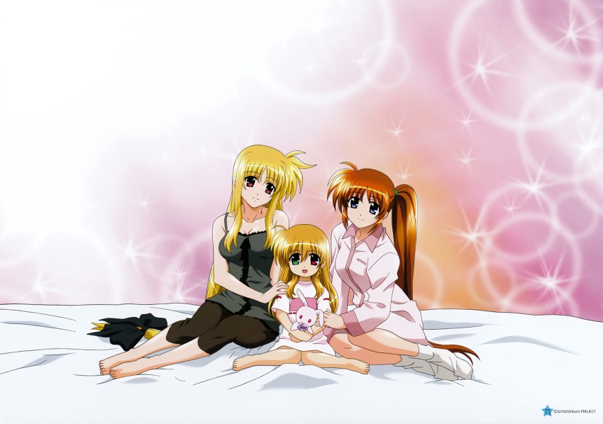 3girls barefoot bed blonde_hair brown_hair family fate_testarossa feet heterochromia highres lyrical_nanoha mahou_shoujo_lyrical_nanoha mahou_shoujo_lyrical_nanoha_strikers mother_and_daughter multiple_girls no_shoes official_art okuda_yasuhiro purple_eyes red_eyes screencap simple_background sitting socks takamachi_nanoha toes vivio yuri
