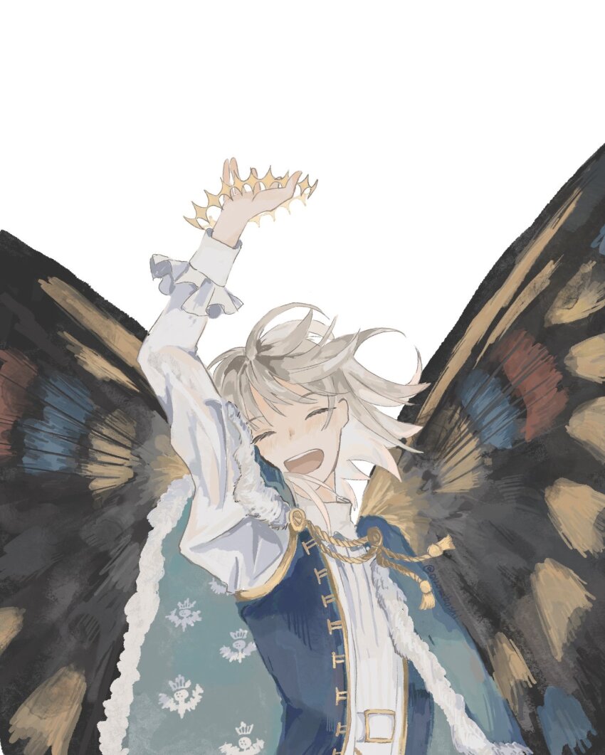 1boy aiguillette arthropod_boy butterfly_wings cape crown fate/grand_order fate_(series) fur-trimmed_cape fur_trim grey_hair highres holding holding_crown insect_wings long_sleeves male_focus medium_hair oberon_(fate) oberon_(second_ascension)_(fate) shirt simple_background smile solo unworn_crown upper_body white_background wings yowa_(niboshi)