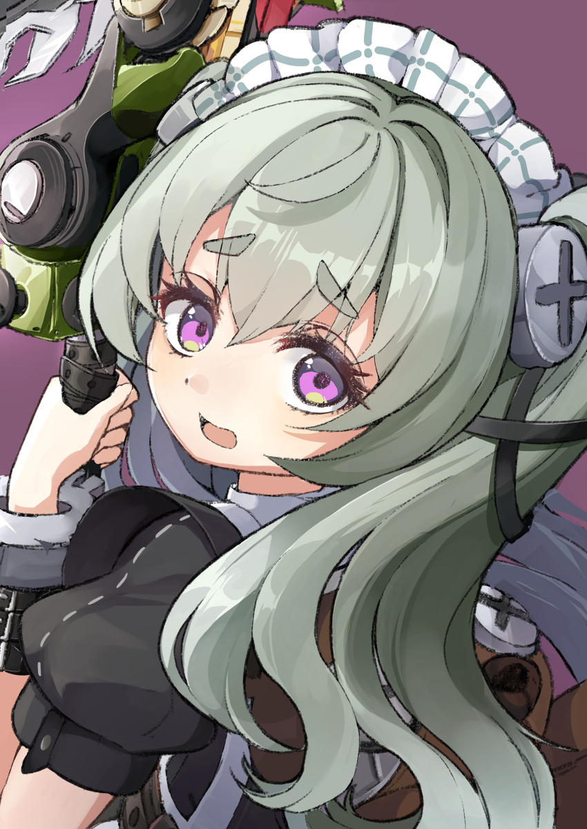 1girl absurdres animal_bag bear_bag circular_saw commentary_request corin_wickes cuffs green_hair hair_between_eyes highres holding holding_weapon kuraudo long_hair looking_at_viewer looking_back maid maid_headdress open_mouth puffy_short_sleeves puffy_sleeves purple_background purple_eyes saw screw_hair_ornament short_sleeves simple_background solo twintails upper_body weapon zenless_zone_zero