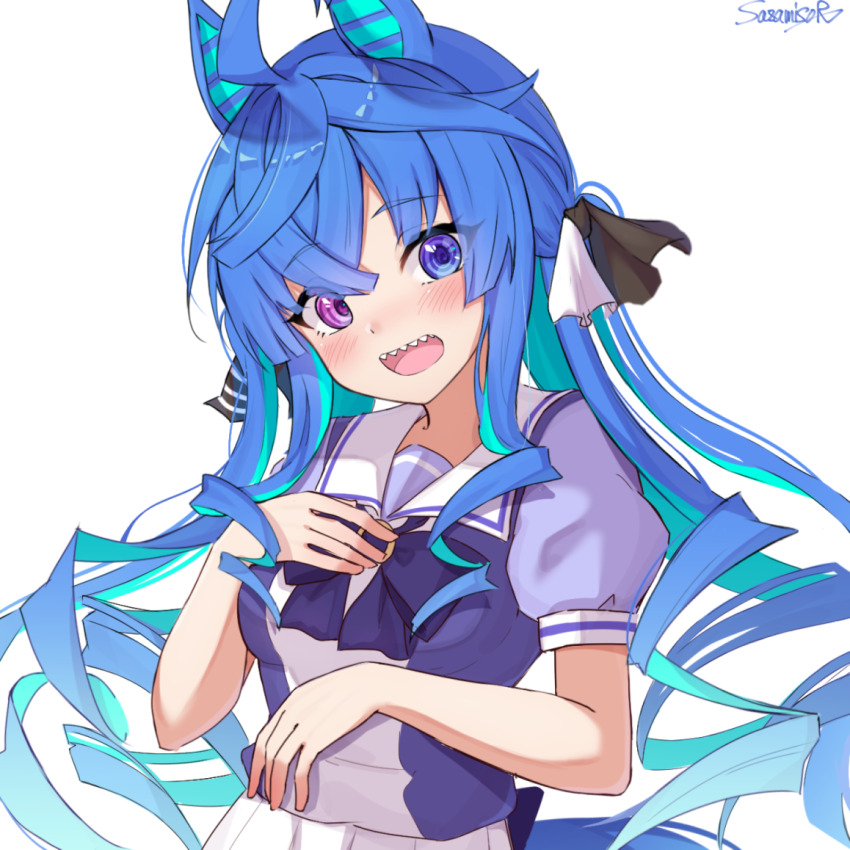 1girl ahoge alternate_hairstyle animal_ears aqua_hair artist_name black_ribbon blue_eyes blue_hair blue_shirt blush bow bowtie commentary drill_hair hair_down hair_ribbon hand_on_own_chest heterochromia horse_ears horse_girl long_hair looking_at_viewer low_twintails multicolored_hair open_mouth pleated_skirt puffy_short_sleeves puffy_sleeves purple_bow purple_bowtie purple_eyes ribbon sailor_collar sazamiso_rx school_uniform serafuku sharp_teeth shirt short_sleeves signature simple_background skirt smile solo standing teeth tracen_school_uniform twin_drills twin_turbo_(umamusume) twintails two-tone_hair umamusume upper_body white_background white_sailor_collar white_skirt