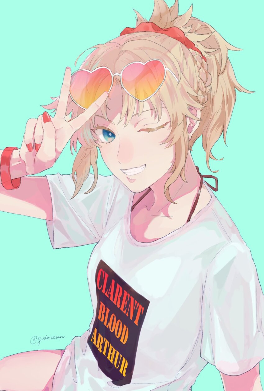 1girl aisu_(shipposama) aqua_background blonde_hair blue_eyes bracelet braid commentary_request english_text eyewear_on_head fang fate/grand_order fate_(series) hand_up highres jewelry looking_at_viewer medium_hair mordred_(fate) one_eye_closed orange-tinted_eyewear ponytail print_shirt red_nails red_scrunchie scrunchie shirt sidelocks simple_background sitting skin_fang smile solo sunglasses teeth thighs tinted_eyewear twitter_username upper_body v white_shirt