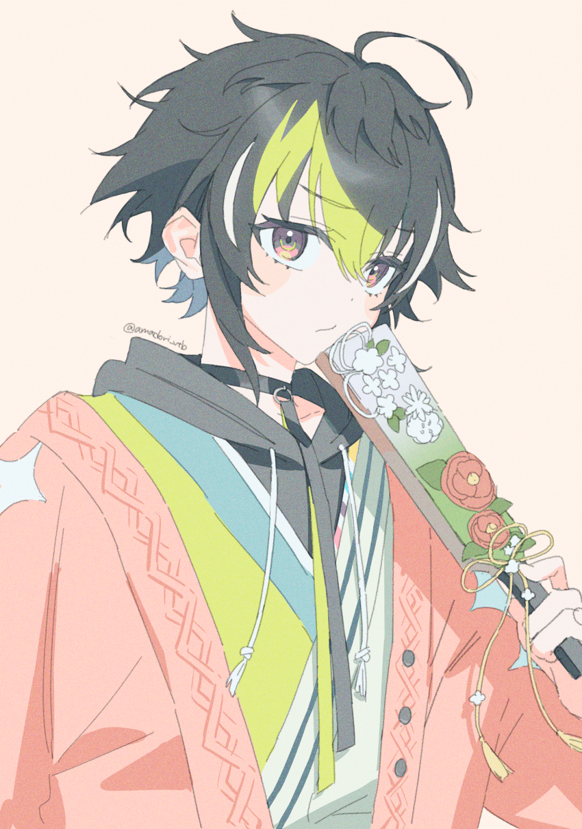 1boy absurdres alternate_costume black_hoodie brown_background commentary_request frown green_hair grey_eyes highres holding holding_paddle hood hoodie inami_rai jacket japanese_clothes kimono looking_at_viewer male_focus multicolored_eyes nijisanji paddle pink_jacket red_eyes short_hair simple_background solo torino_kawazu twitter_username two-tone_eyes upper_body virtual_youtuber yukata