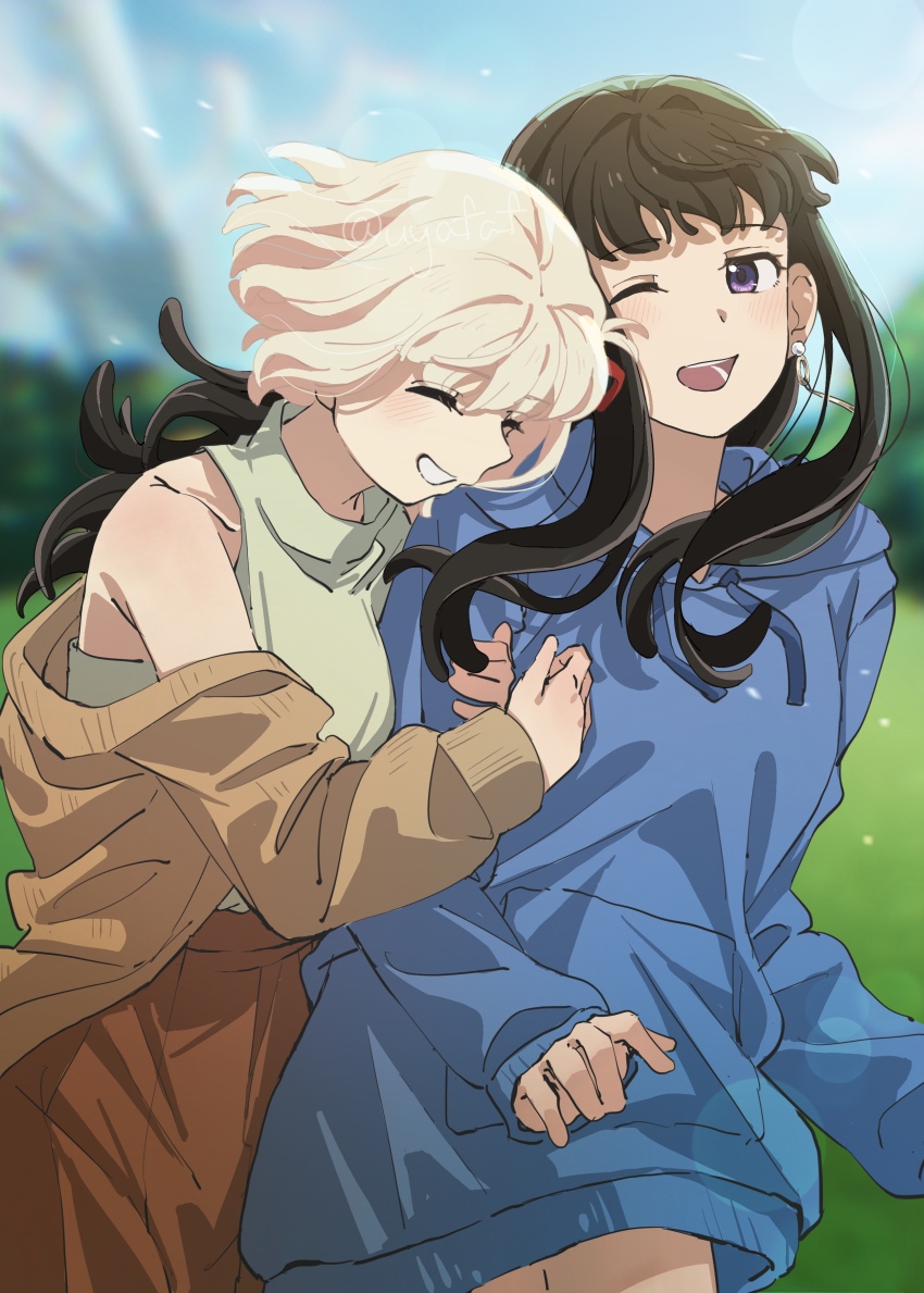 2girls absurdres black_hair blonde_hair blue_hoodie blush brown_cardigan cardigan closed_eyes commentary day earrings fafayu grabbing_another&#039;s_arm highres hood hood_down hoodie inoue_takina jewelry long_hair long_sleeves lycoris_recoil multiple_girls nishikigi_chisato off_shoulder one_eye_closed open_mouth orange_skirt outdoors purple_eyes shirt short_hair skirt sleeveless sleeveless_shirt teeth upper_teeth_only yuri