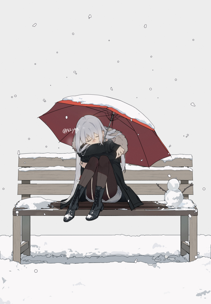 1girl black_coat black_pantyhose boots breath closed_eyes coat crossed_bangs ear_piercing earrings fur-trimmed_hood fur_trim hair_between_eyes head_rest highres hood hooded_coat hugging_own_legs jewelry knees_up lace-up_boots layered_sleeves long_hair long_sleeves on_bench original pantyhose piercing red_umbrella short_shorts shorts sidelocks simple_background snow snowing snowman solo twitter_username umbrella very_long_hair white_background white_hair white_shorts yagi_(shiro_yagi)