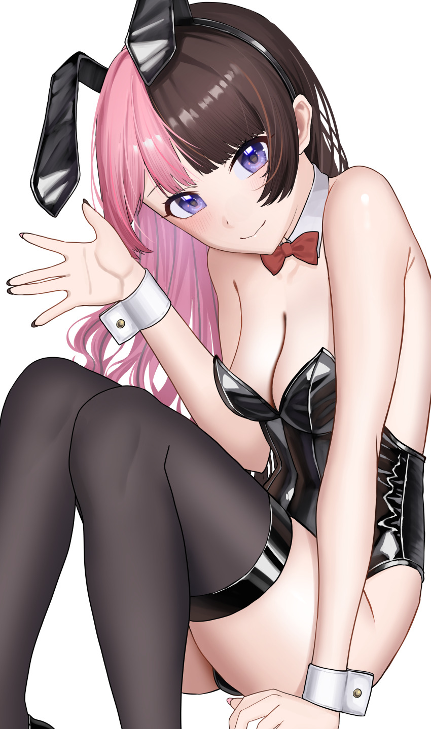1girl absurdres animal_ear_hairband animal_ears armpit_crease bare_shoulders black_leotard black_thighhighs blunt_bangs blunt_sidelocks blush bow bowtie breasts brown_hair cleavage commentary_request detached_collar eden_(edenaldojj) encasement fake_animal_ears fingernails hairband head_tilt highres knees_to_chest knees_up latex latex_leotard leotard long_hair looking_at_viewer medium_breasts multicolored_hair open_hand pink_hair playboy_bunny purple_eyes rabbit_ear_hairband rabbit_ears red_bow red_bowtie simple_background smile solo split-color_hair strapless strapless_leotard tachibana_hinano thighhighs virtual_youtuber vspo! waving white_background white_wrist_cuffs wrist_cuffs