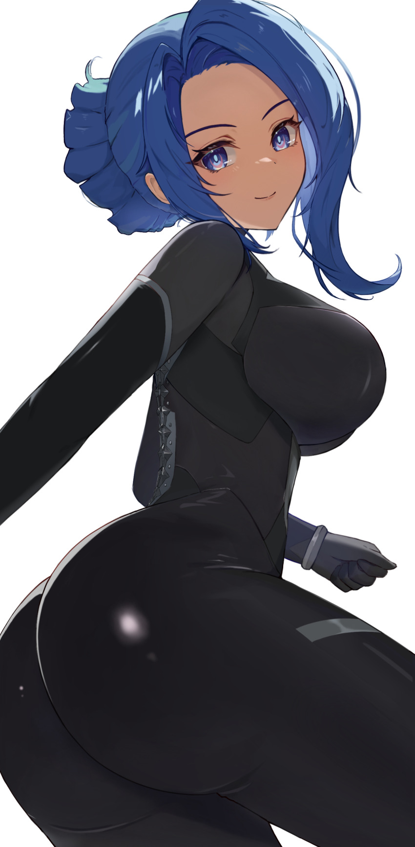 1girl absurdres ass blue_eyes blue_hair bodysuit breasts closed_mouth commission dark-skinned_female dark_skin from_side hair_bun highres impossible_clothes large_breasts looking_at_viewer looking_to_the_side marsha_thompson simple_background skin_tight smile solo standing tatakau_ni_atai_suru thighs tumugi_sunohara white_background