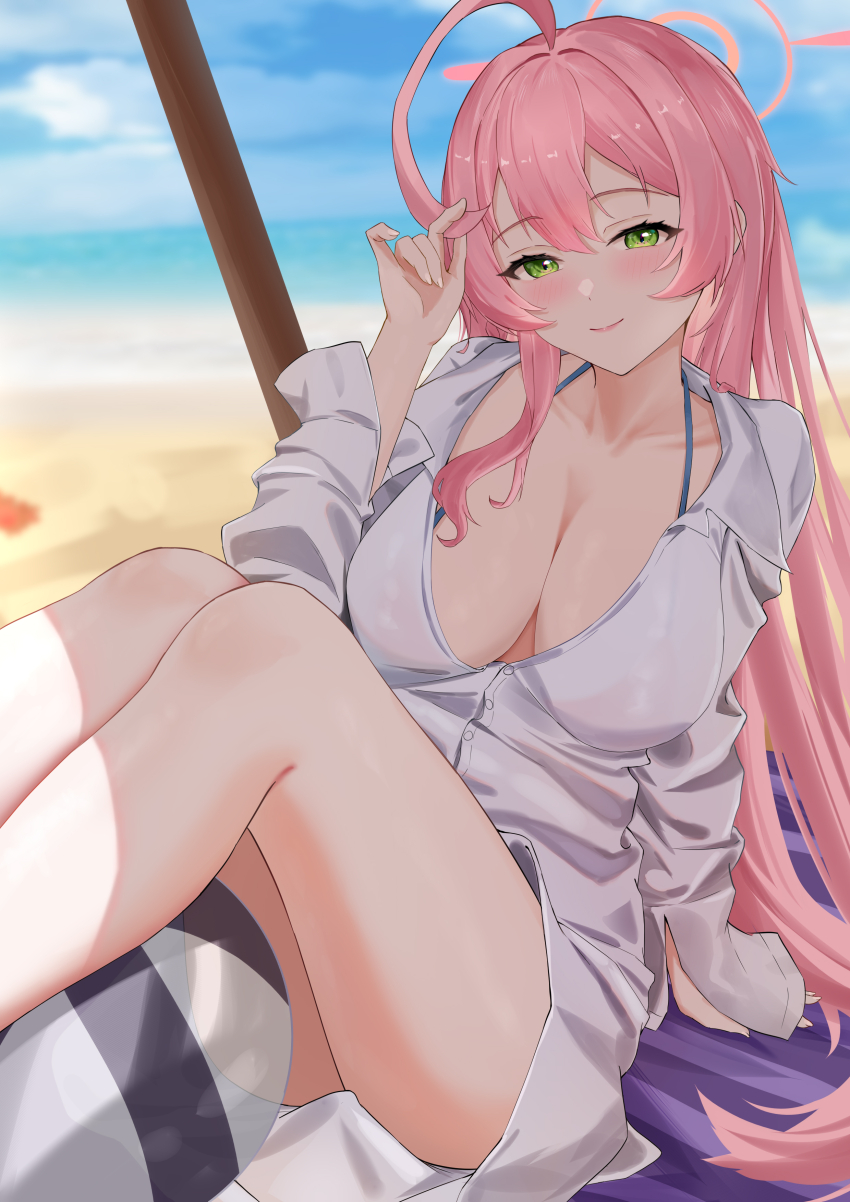 1girl absurdres ahoge ball beach beach_mat beach_umbrella beachball bikini bikini_under_clothes blue_archive blue_sky blurry breasts cleavage commentary feet_out_of_frame green_eyes hanako_(blue_archive) hanako_(swimsuit)_(blue_archive) highres huge_ahoge legs long_hair ocean official_alternate_costume outdoors pink_hair sand shirobako_srbk shirt single_bare_leg sky smile solo swimsuit umbrella very_long_hair white_shirt